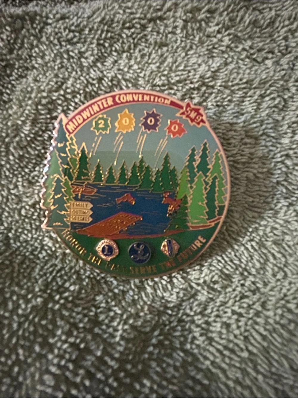 Lions club Green Forest Lakeside Enamel Pin - Midwinter Convention 2000 (Green)